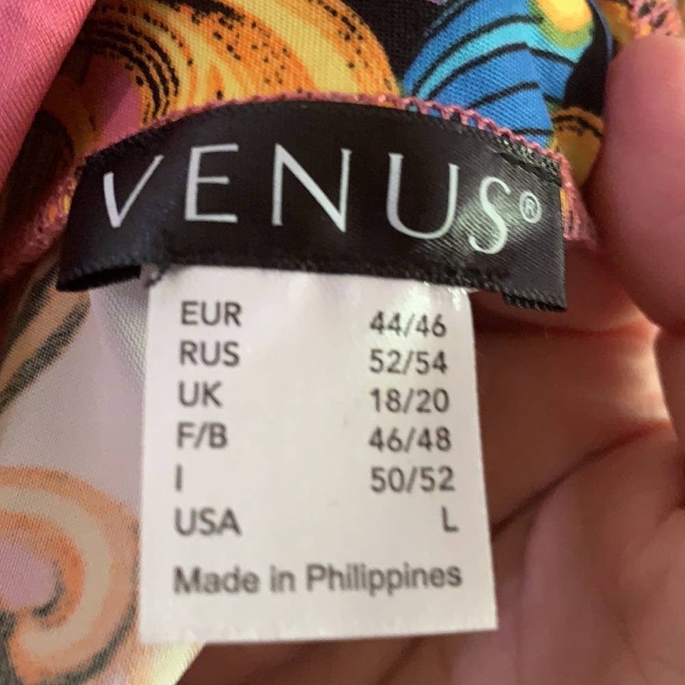 Venus size large deep v asymmetrical top - Picture 3 of 3